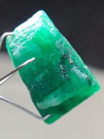 14.41ct Swat Emerald Crystal: Natural Gemstone - Image 3
