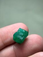 8.31ct Swat Emerald Crystal – Compact, Vivid, and 100% Natural - Image 5