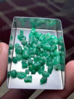 43.50 ct Emerald Rough Lot Swat – Dense Crystals in Natural Form - Image 5