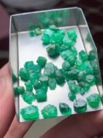 39.95 ct Swat Emerald Rough Lot — Rare Collector’s Opportunity - Image 2