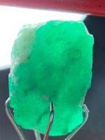10.34ct Swat Emerald Crystal: A Bold and Brilliant Natural Treasure - Image 3