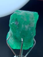 10.34ct Swat Emerald Crystal: A Bold and Brilliant Natural Treasure - Image 10