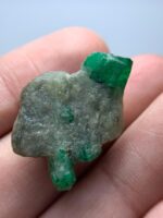 Majestic and Untamed: 33.50ct Emerald Specimen of Natural Splendor - Image 6