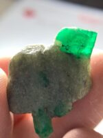 Majestic and Untamed: 33.50ct Emerald Specimen of Natural Splendor - Image 9