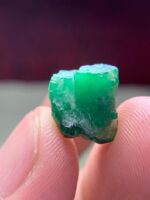 Crown Jewel of Swat: A Magnificent 10.87ct Emerald Crystal (11.78 x 11.63 x 11.01 mm) - Image 9