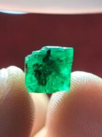 3.37 ct Swat Emerald Crystal — Natural Elegance in a Compact Size - Image 6