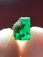 1.96ct Swat Emerald Crystal – Elegant Form and Vivid Green - Image 2