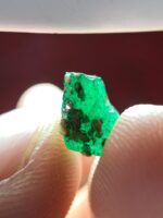 1.96ct Swat Emerald Crystal – Elegant Form and Vivid Green - Image 8