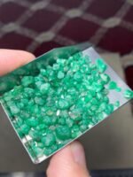 Compact Power: 64.05 ct Emerald Rough Lot from Swat Valley - Image 3