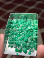 Compact Power: 64.05 ct Emerald Rough Lot from Swat Valley - Image 5