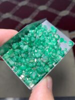 Compact Power: 64.05 ct Emerald Rough Lot from Swat Valley - Image 7