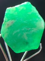 7.37ct Swat Emerald Crystal: A Striking Balance of Depth, Clarity, and Form - Image 4