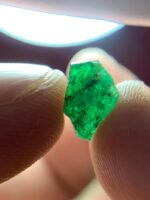 2.00ct Swat Emerald Crystal – Long & Luminous Natural Beauty - Image 5