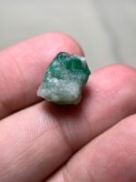 8.85ct Swat Emerald Crystal: Large, Vivid Green Gemstone with Natural Brilliance - Image 2