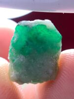 8.85ct Swat Emerald Crystal: Large, Vivid Green Gemstone with Natural Brilliance - Image 3