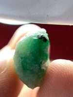 8.85ct Swat Emerald Crystal: Large, Vivid Green Gemstone with Natural Brilliance - Image 4