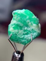 11.75 ct Swat Emerald Crystal – Majestic Green with Excellent Form - Image 10