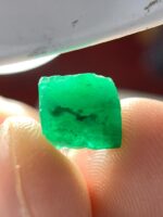 5.00ct Swat Emerald Crystal – Rich Green Color & Classic Hexagonal Form - Image 4
