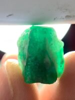 Discover the Majestic 16.55ct Emerald Crystal: A True Masterpiece of Nature - Image 6