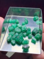 Natural Brilliance: 33.80ct Swat Emerald Lot for Collectors and Connoisseurs - Image 4