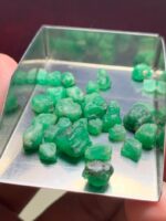 Natural Brilliance: 33.80ct Swat Emerald Lot for Collectors and Connoisseurs - Image 8