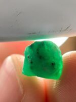 Exploring the Timeless Elegance of a 7.20ct Emerald Crystal: A Jewel of Natural Beauty - Image 2
