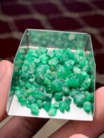 Compact yet Striking: 61.50ct Swat Emerald Rough - Image 5