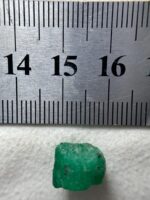 Exploring the Timeless Elegance of a 7.20ct Emerald Crystal: A Jewel of Natural Beauty - Image 6