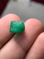 Exploring the Timeless Elegance of a 7.20ct Emerald Crystal: A Jewel of Natural Beauty - Image 7