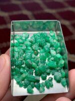Compact yet Striking: 61.50ct Swat Emerald Rough - Image 10