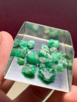 Swat Emeralds: Premium 41.55 Carat Lot of Natural Green Crystals - Image 6