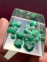 Swat Emeralds: Premium 41.55 Carat Lot of Natural Green Crystals - Image 7