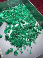 129.40ct Emerald Lot from Swat – Natural Green Beryl Gemstones (9x7x7mm Avg.) - Image 6
