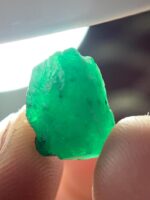 9.41 ct Swat Emerald Crystal – Vivid Green Elegance in Natural Form - Image 9