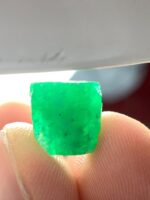 Exploring the Beauty of a 6.30ct Emerald Crystal: A Deep Dive into Its Stunning Dimensions (10.60 x 10.31 x 7.46mm) - Image 2
