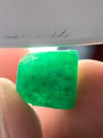 Exploring the Beauty of a 6.30ct Emerald Crystal: A Deep Dive into Its Stunning Dimensions (10.60 x 10.31 x 7.46mm) - Image 3