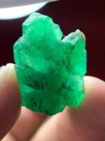 Monument of Nature: 24.95ct Swat Emerald Crystal - Image 6