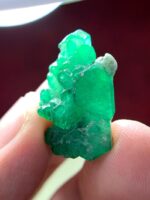 Monument of Nature: 24.95ct Swat Emerald Crystal - Image 7