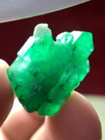 Monument of Nature: 24.95ct Swat Emerald Crystal - Image 11