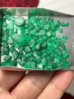 78.95ct Emerald Rough Lot (10x6x6mm): Natural Untreated Crystals for Cutting or Collection - Image 7