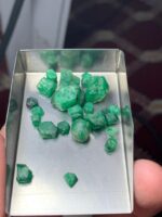 Unearthing Nature’s Treasure: A 35.68 ct Rough Emerald Lot from Swat - Image 7