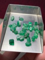 Authentic Beauty in Bulk: 18.37 Carat Emerald Rough Lot from Swat Valley - Image 7