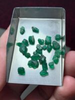 Authentic Beauty in Bulk: 18.37 Carat Emerald Rough Lot from Swat Valley - Image 8