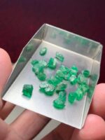 Authentic Beauty in Bulk: 18.37 Carat Emerald Rough Lot from Swat Valley - Image 9