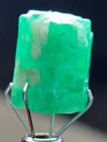 7.49ct Swat Emerald Crystal: Vivid Green Gemstone - Image 3