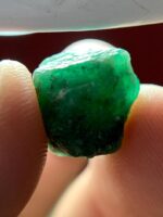 Majestic Green: A 13.20‑Carat Emerald Crystal from Swat Valley - Image 2