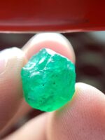 9.41 ct Swat Emerald Crystal – A Bold Natural Statement - Image 9