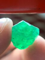 9.41 ct Swat Emerald Crystal – A Bold Natural Statement - Image 5