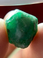 Majestic Green: A 13.20‑Carat Emerald Crystal from Swat Valley - Image 9
