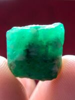 13.65 ct Natural Swat Emerald Crystal – A 14.26 × 13.89 × 8.88 mm Gem - Image 2